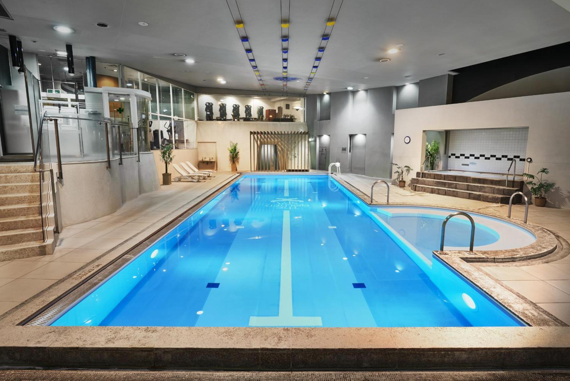 Hotel New Otani Tokyo The Main Luaran gambar The swimming pool at the hotel