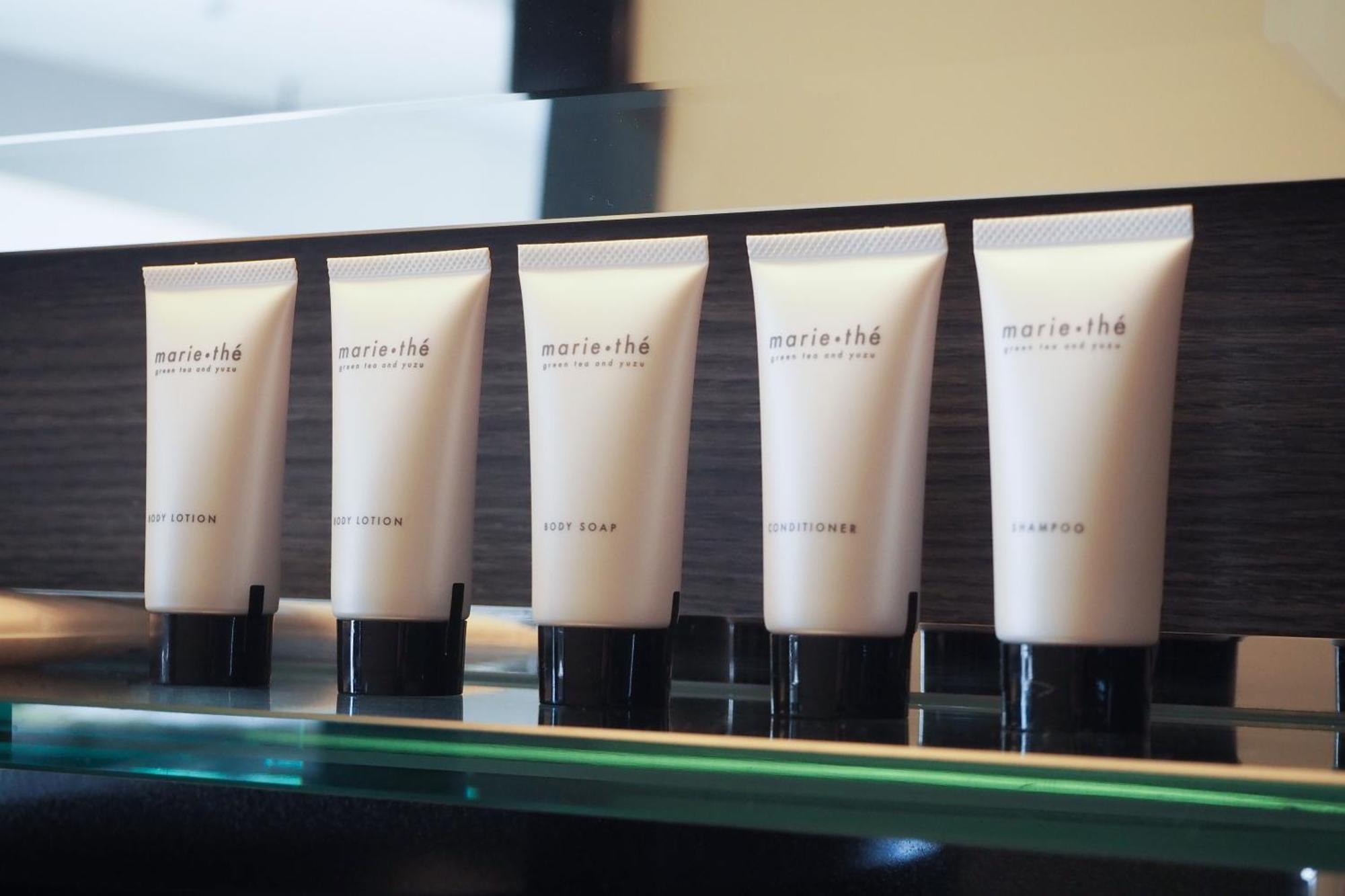 Hotel New Otani Tokyo The Main Luaran gambar A selection of amenities by Marie-Claude